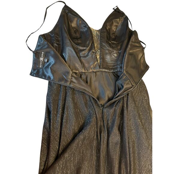 Betsy & Adam Black Metallic Gown - Size 4 - Picture 15 of 16